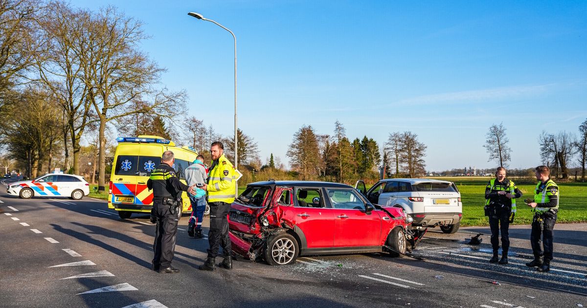 Injury Reported in Schoonebeek Road Accident on Het Schut